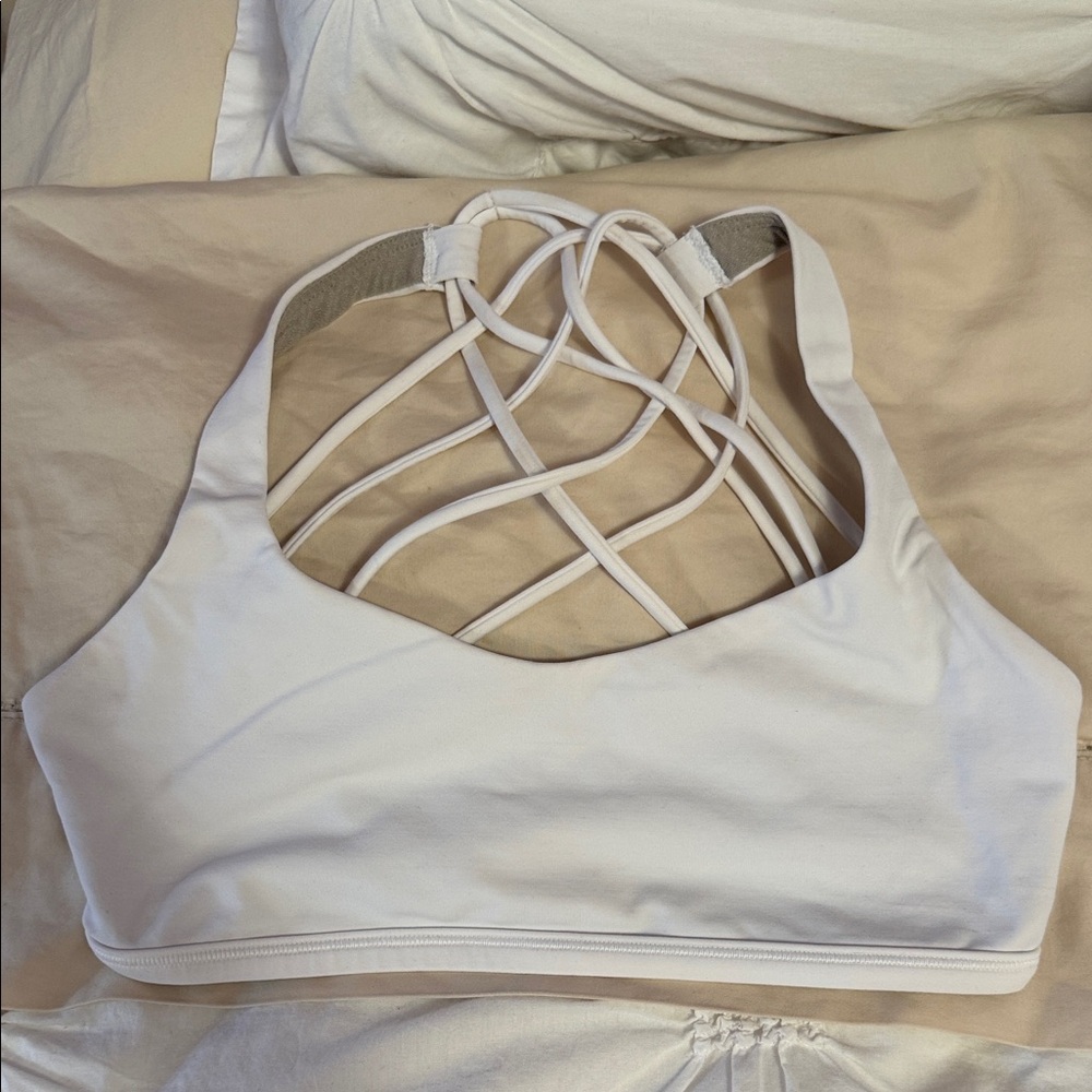 lululemon athletica White Strappy Back Sports Bra. Size 6. Like new.
